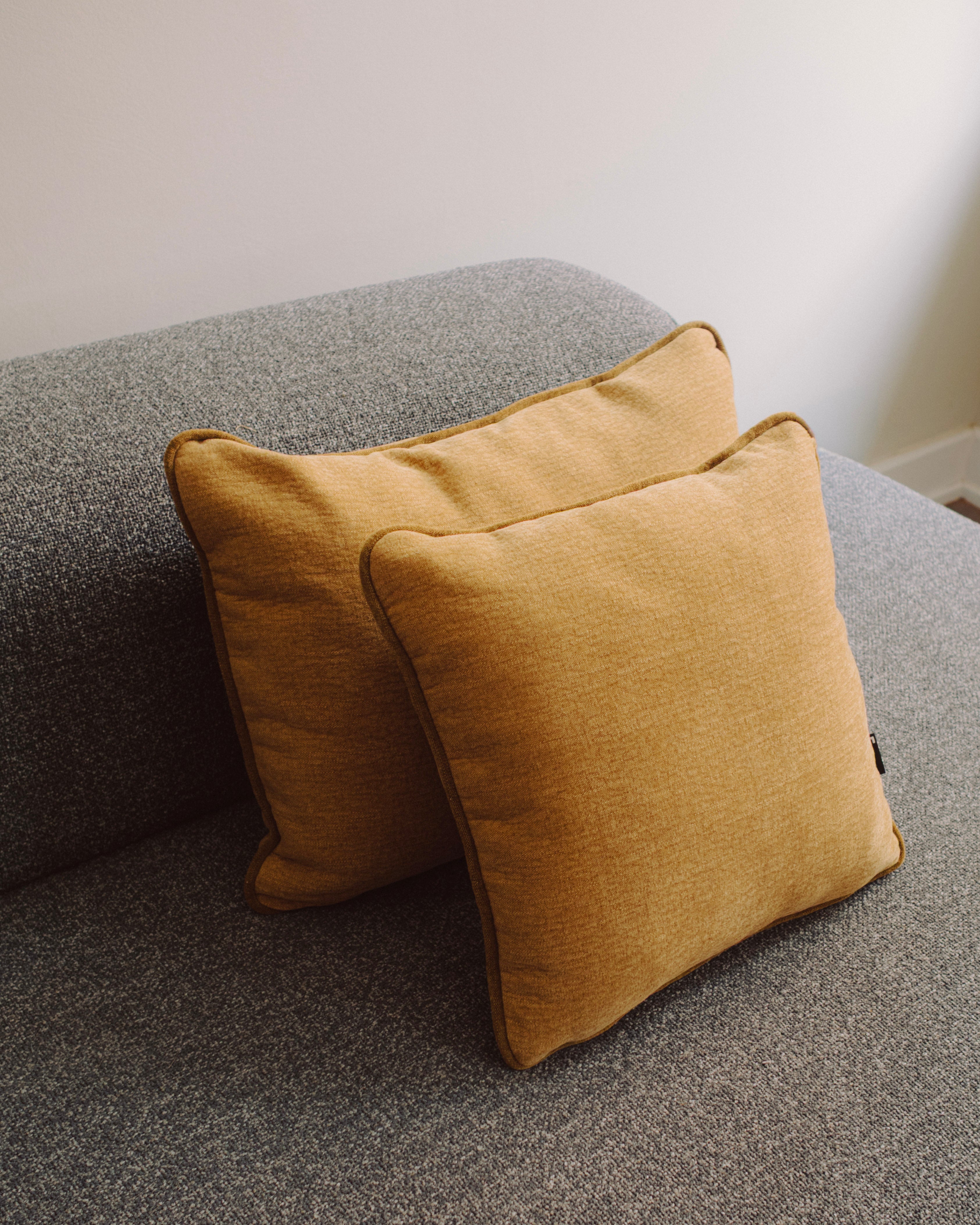 Miu Cushion - 35 x 35 cm