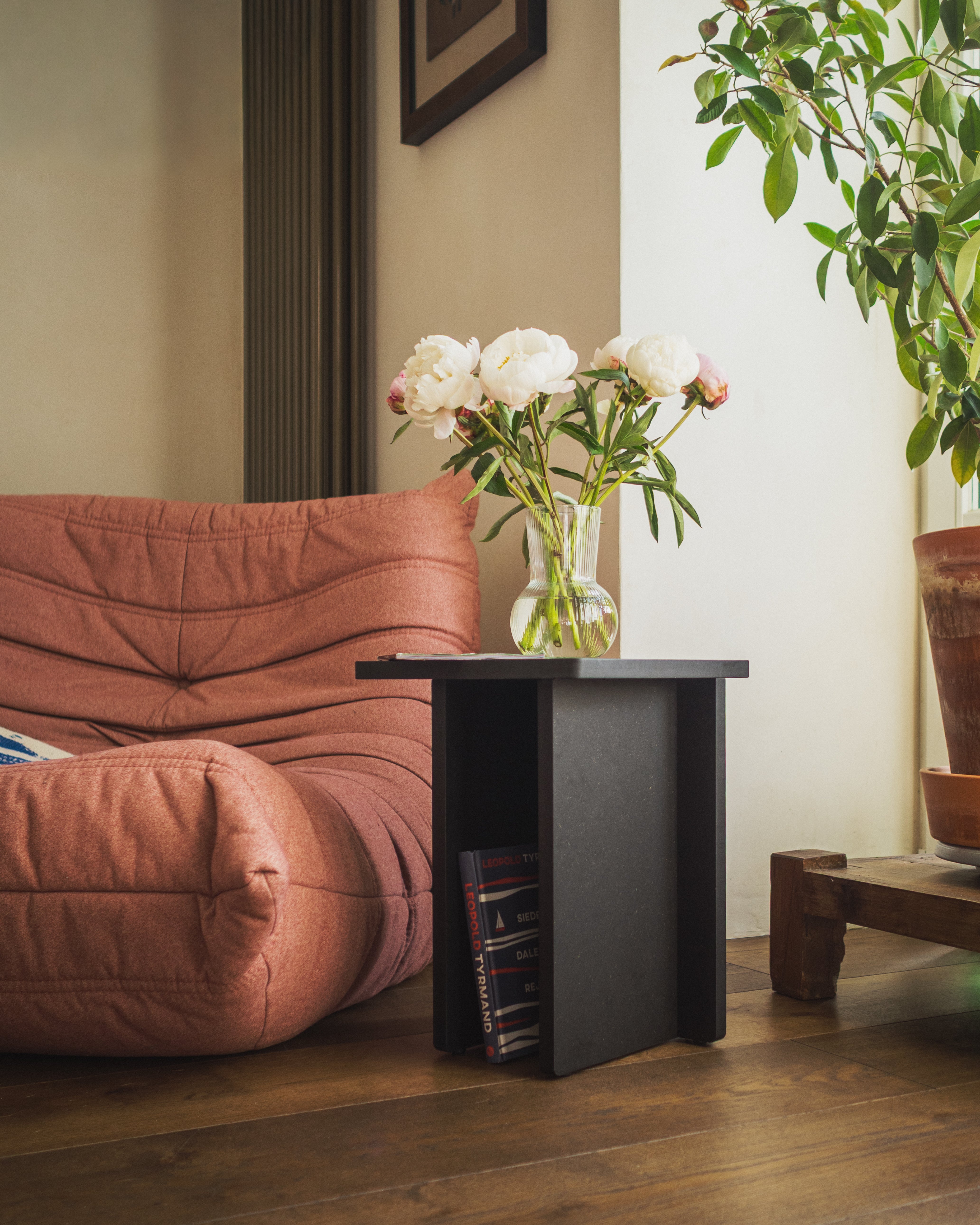 Kyo Side Table