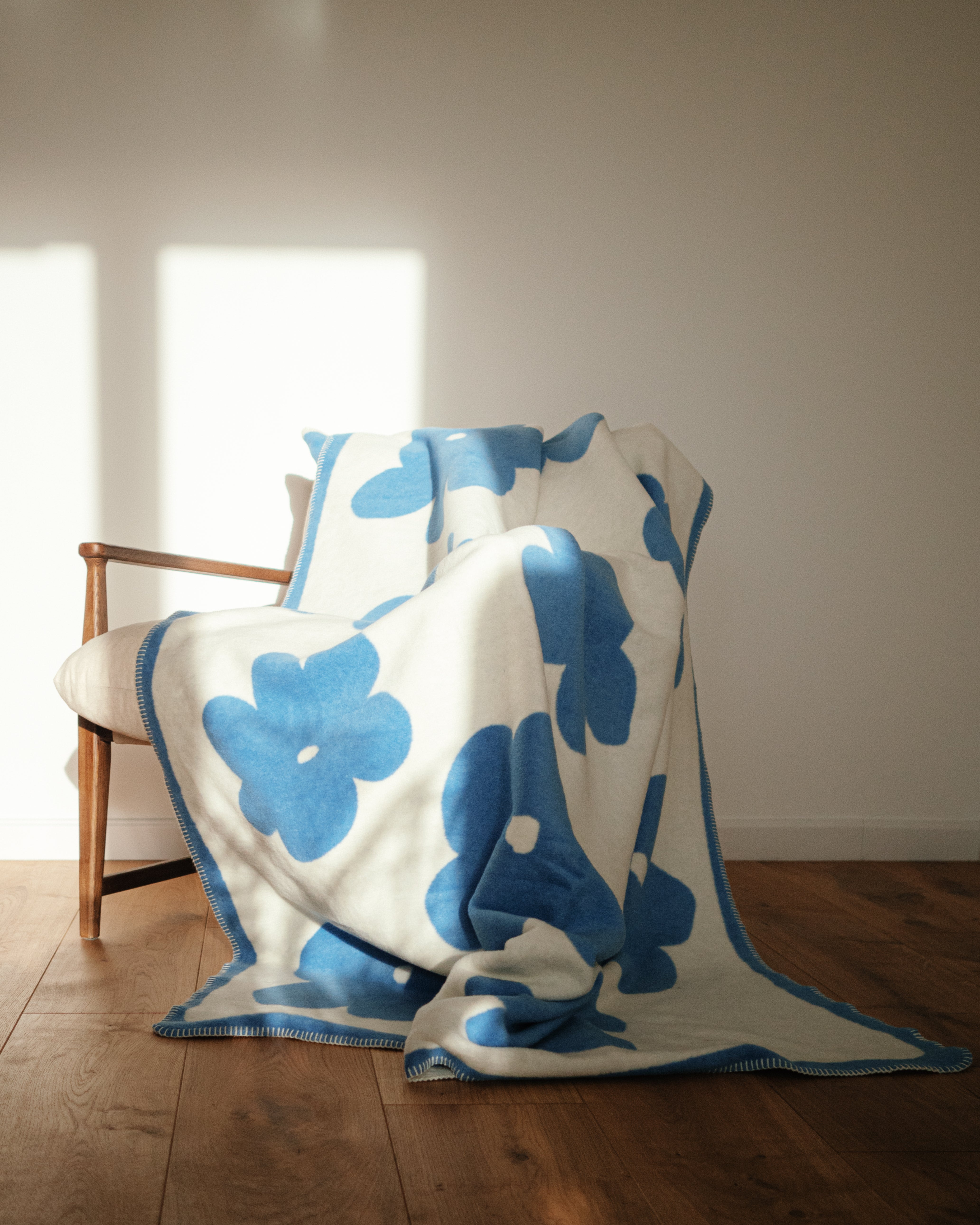 Flo Throw