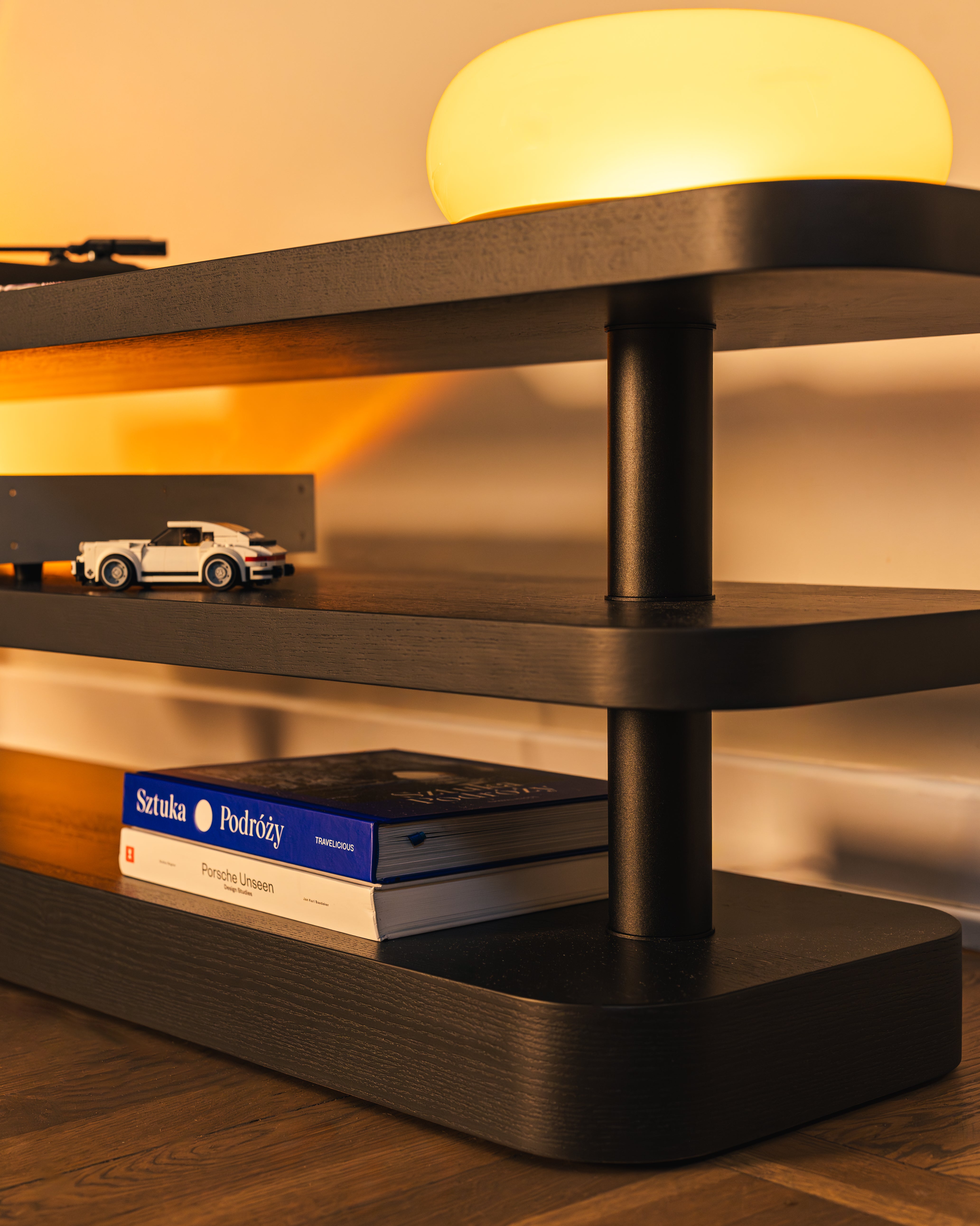 Rel TV Stand