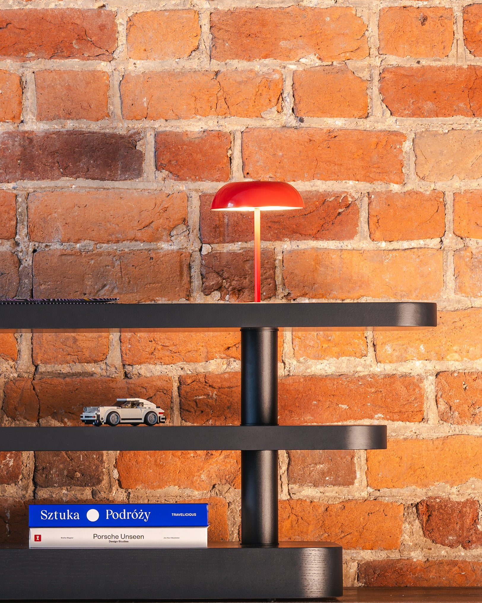 Rel TV Stand