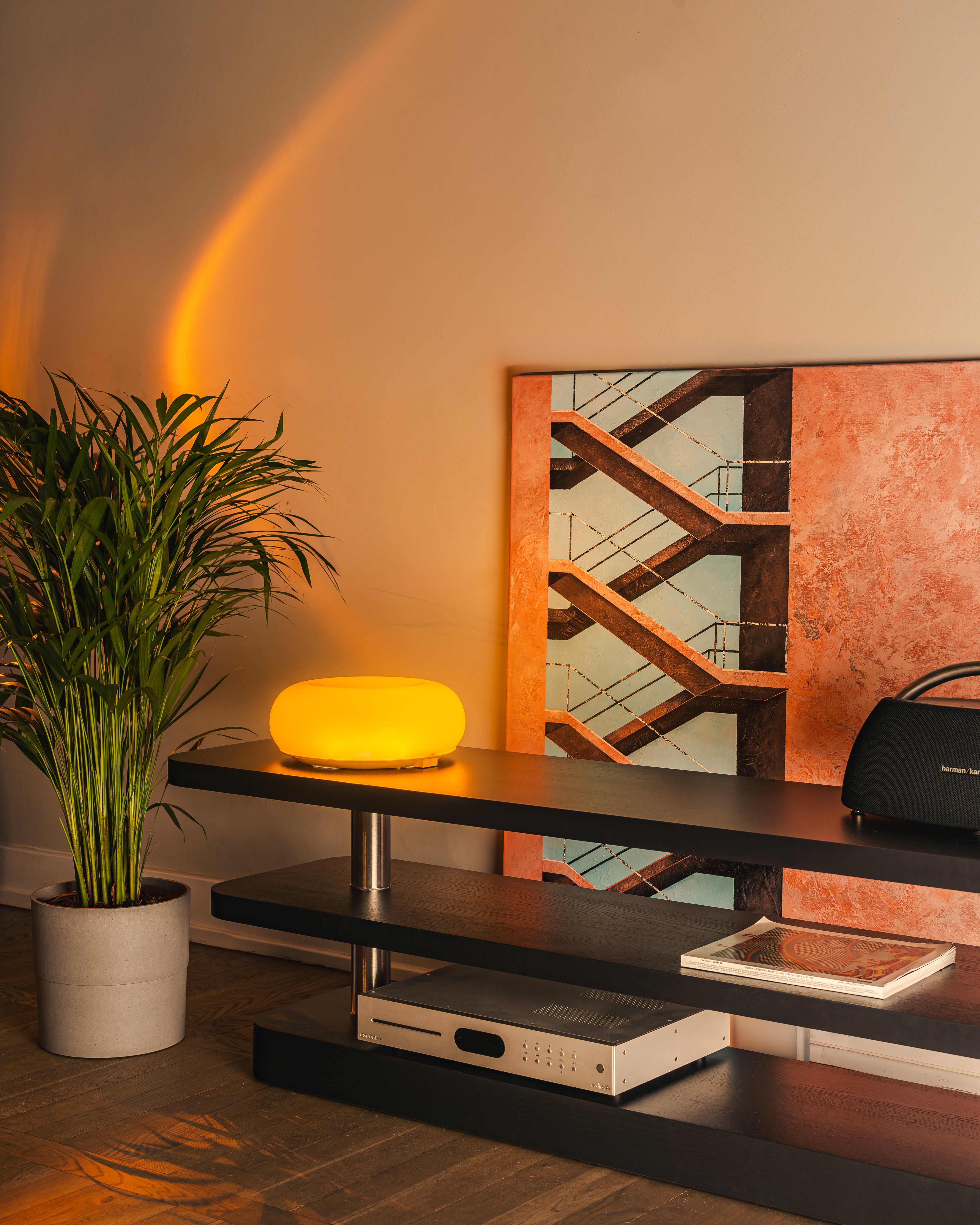 Rel TV Stand